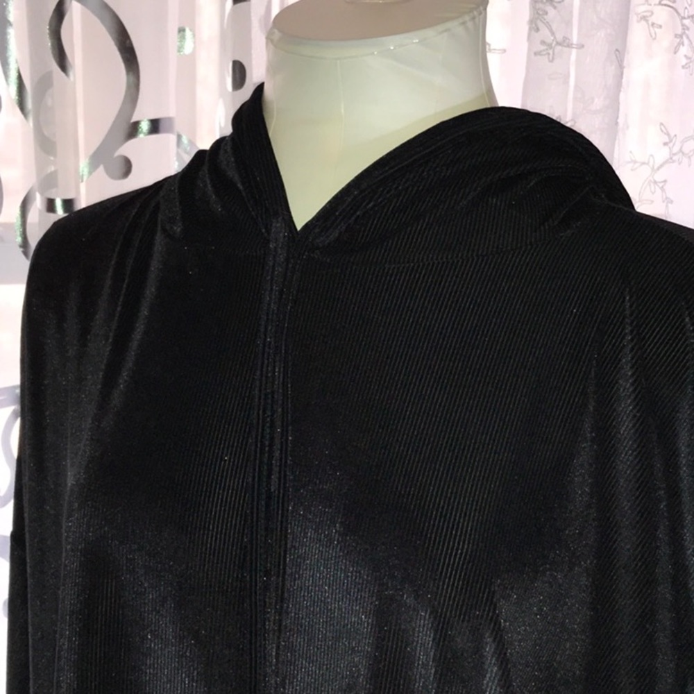 Ribbed velvet hooded dress ๐ - Picture 6 of 6